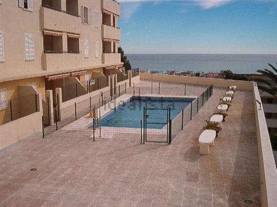 Foto 1 de Venta de piso en Montemar de 3 habitaciones con terraza y piscina