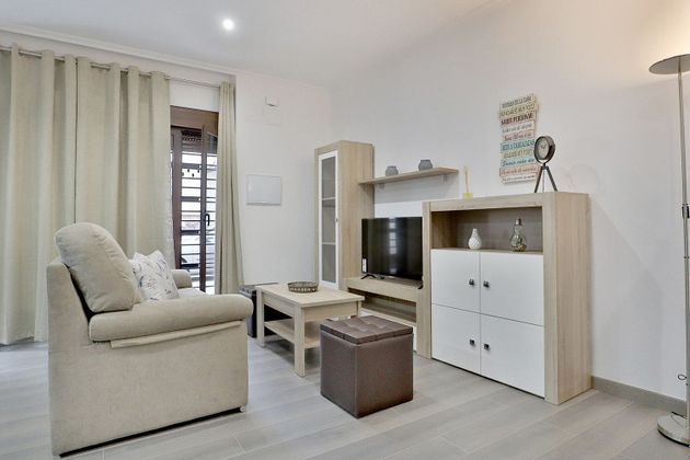 Foto 2 de Pis en lloguer a El Brillante -El Naranjo - El Tablero de 1 habitació amb mobles i aire acondicionat