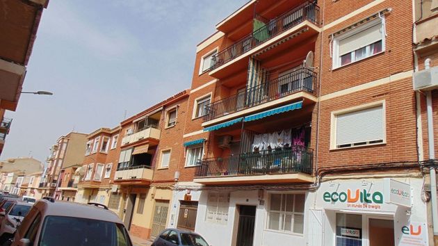 Foto 1 de Venta de piso en Almansa de 4 habitaciones con terraza y balcón