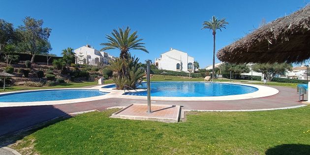 Foto 1 de Casa en lloguer a Gran Alacant de 2 habitacions amb terrassa i piscina