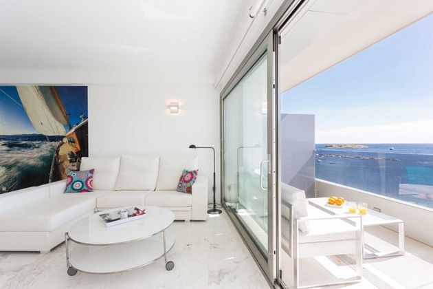Foto 2 de Alquiler de piso en Ses Figueretes - Platja d'en Bossa - Cas Serres de 2 habitaciones con terraza y piscina