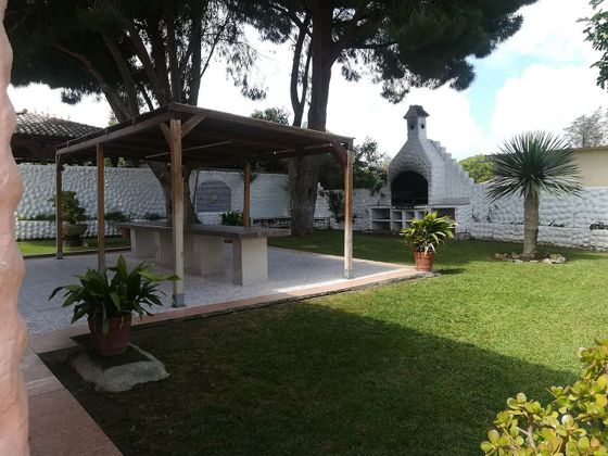 Foto 2 de Chalet en venta en Pinar de los Franceses - Marquesado de 5 habitaciones con terraza y piscina