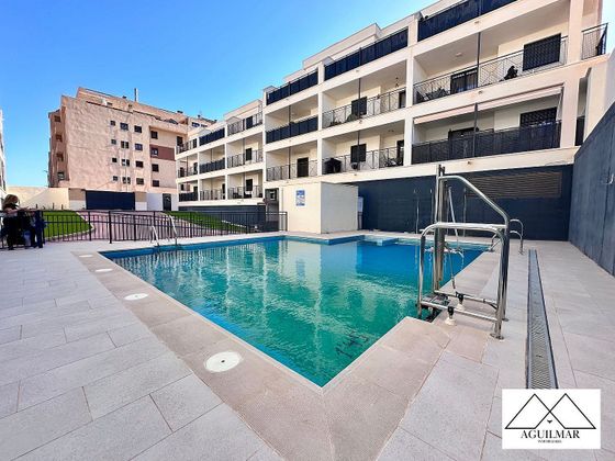 Foto 2 de Venta de piso en Aguadulce Sur de 2 habitaciones con terraza y piscina