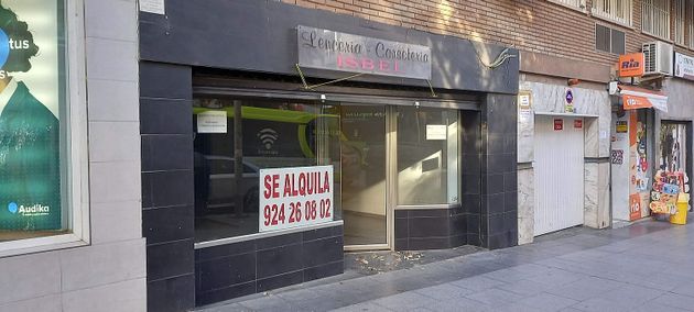 Foto 1 de Local en alquiler en avenida Fernando Calzadilla de 67 m²