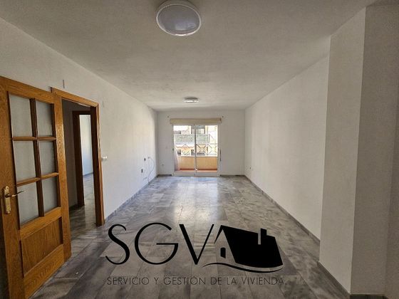 Foto 1 de Venta de piso en Novelda de 3 habitaciones con terraza y garaje
