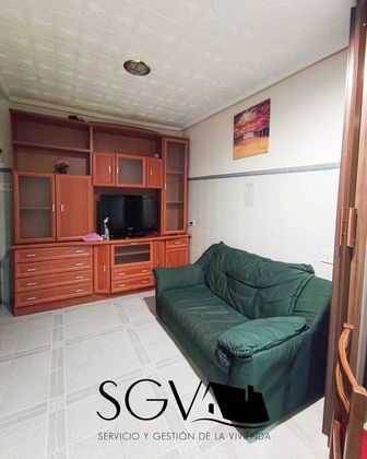 Foto 2 de Venta de casa en Novelda de 3 habitaciones con terraza