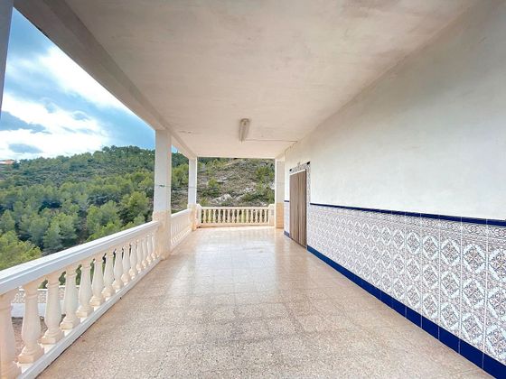 Foto 1 de Casa en venda a Carlet de 7 habitacions amb terrassa i piscina