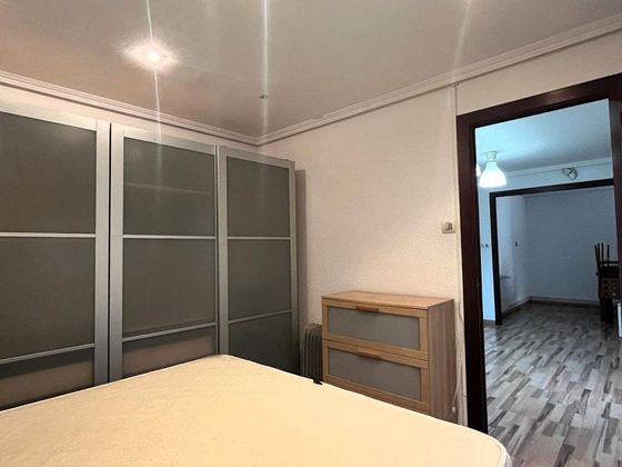 Foto 2 de Pis en venda a calle De Guifré El Pelós de 3 habitacions amb garatge i balcó