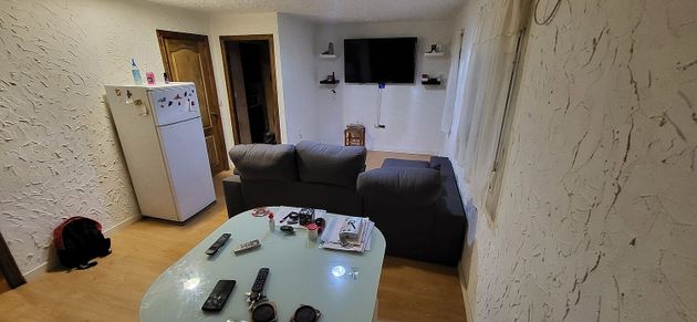 Foto 2 de Alquiler de piso en calle La Rosa de 1 habitación con muebles y aire acondicionado