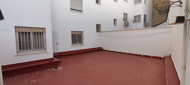 Foto 2 de Venta de piso en Feria de 4 habitaciones con terraza y balcón