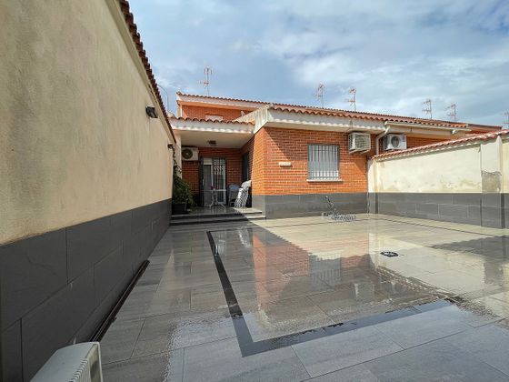 Foto 2 de Casa en venda a Torrijos de 3 habitacions amb terrassa i garatge