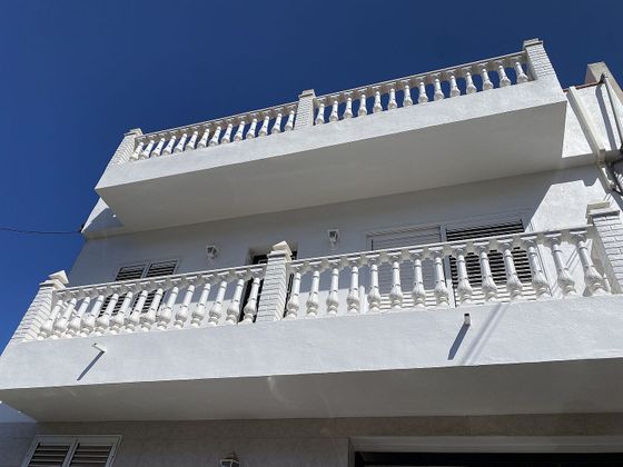 Foto 1 de Casa adosada en venta en Santa Úrsula de 4 habitaciones con terraza y garaje