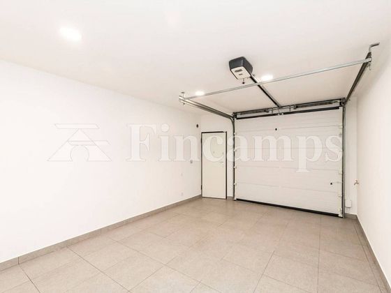 Foto 2 de Casa adossada en venda a Centre - Sabadell de 4 habitacions amb terrassa i garatge