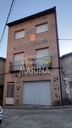 Foto 1 de Casa adossada en venda a Almendral de la Cañada de 2 habitacions amb garatge i balcó