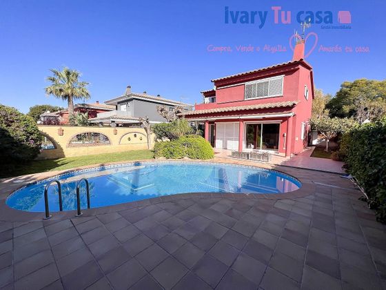 Foto 2 de Chalet en venta en Curva - Heliópolis de 4 habitaciones con terraza y piscina