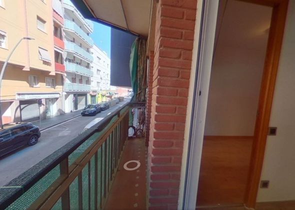 Foto 2 de Pis en venda a Centre - Castelldefels de 3 habitacions amb balcó