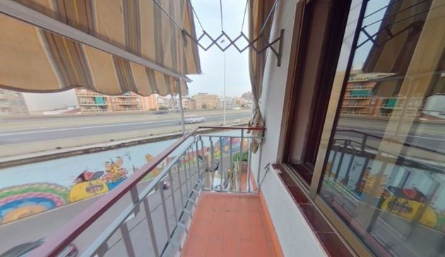 Foto 1 de Pis en venda a Montigalà -Sant Crist de 3 habitacions amb balcó i aire acondicionat