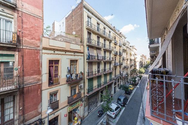 Foto 1 de Pis en venda a El Poble Sec - Parc de Montjuïc de 4 habitacions amb balcó