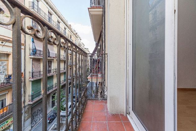 Foto 2 de Pis en venda a El Poble Sec - Parc de Montjuïc de 4 habitacions amb balcó