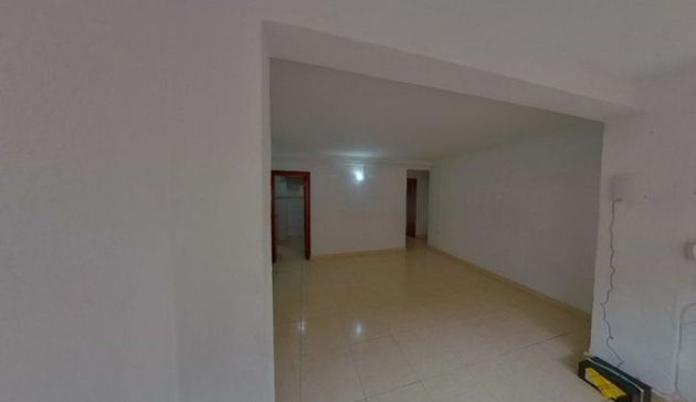 Foto 2 de Venta de piso en Sant Llorenç de 4 habitaciones y 75 m²
