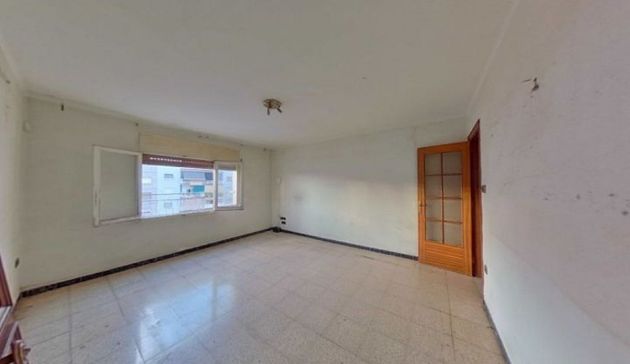 Foto 1 de Venta de piso en Sant Pere Nord de 3 habitaciones y 80 m²