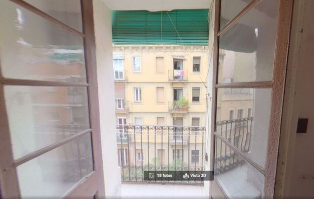 Foto 2 de Pis en venda a El Poble Sec - Parc de Montjuïc de 2 habitacions amb balcó