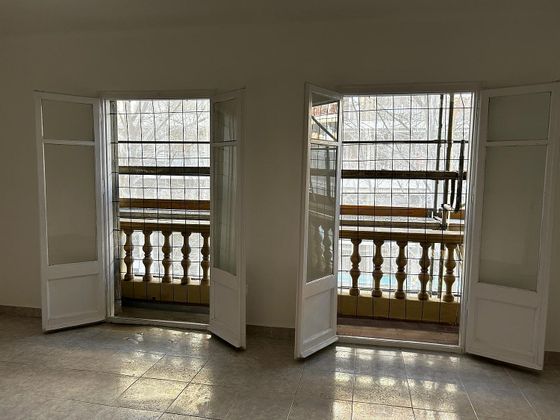 Foto 1 de Piso en venta en La Nova Esquerra de l'Eixample de 3 habitaciones con balcón y ascensor