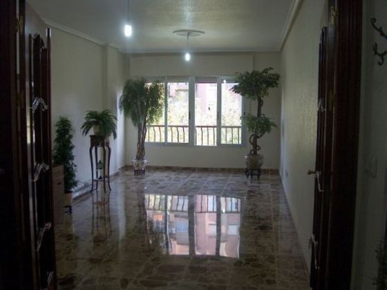 Foto 2 de Pis en venda a Casco Histórico de 4 habitacions amb terrassa i garatge