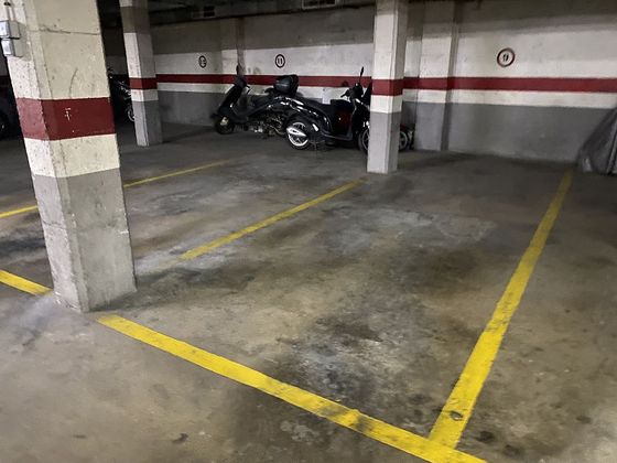 Foto 2 de Garatge en venda a El Camp de l'Arpa del Clot de 14 m²