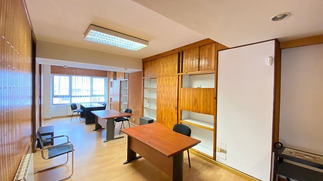 Foto 1 de Alquiler de oficina en Cuatro Caminos - Plaza de la Cubela de 108 m²