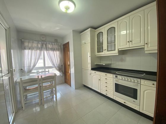 Foto 1 de Piso en venta en Laracha (A) de 2 habitaciones con garaje y muebles