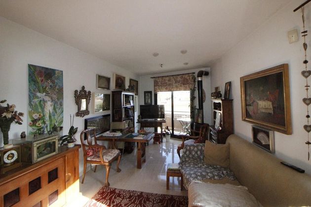 Foto 2 de Casa en venda a Centro - Roda de Barà de 5 habitacions amb terrassa i jardí