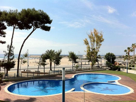 Foto 1 de Venta de ático en Barri Marítim-Platja de la Paella de 5 habitaciones con terraza y piscina