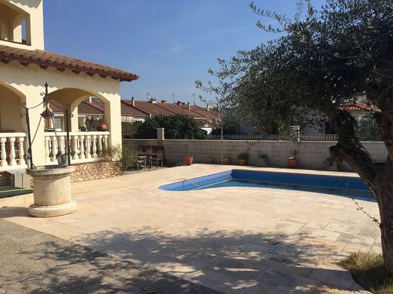 Foto 2 de Chalet en venta en Creixell de 4 habitaciones con terraza y piscina