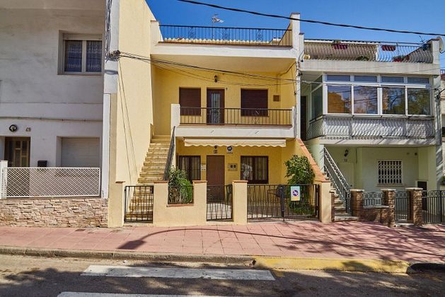 Foto 1 de Casa en venda a calle Del Pou de 6 habitacions amb terrassa i balcó