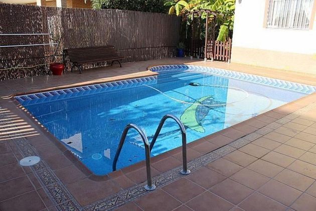 Foto 1 de Chalet en venta en Berà Mar - El Francaset de 3 habitaciones con terraza y piscina