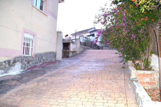 Foto 2 de Chalet en venta en Castellet i la Gornal de 7 habitaciones con terraza y piscina