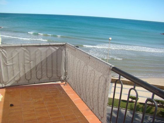 Foto 1 de Venta de piso en Prat de Cunit de 3 habitaciones con terraza y piscina