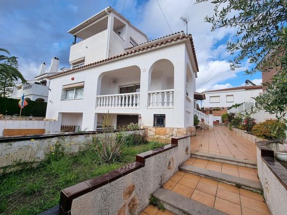 Foto 2 de Casa en venda a Clarà de 4 habitacions amb terrassa i garatge