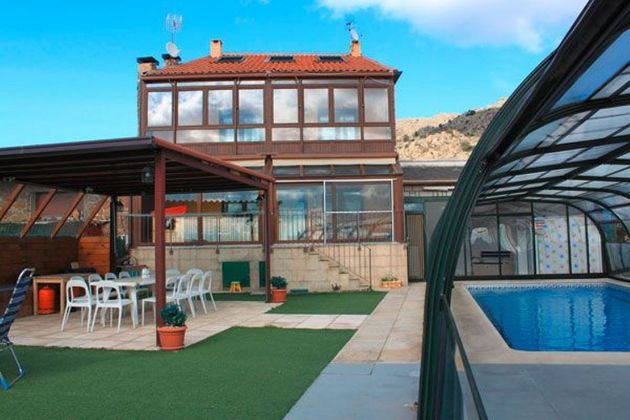 Foto 1 de Casa en venda a Zarzalejo de 5 habitacions amb terrassa i piscina