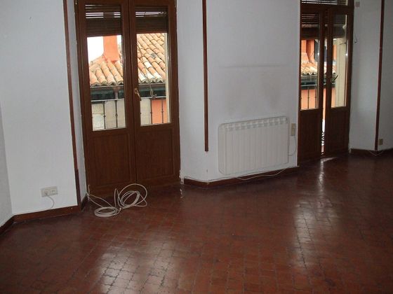Foto 2 de Pis en venda a Centro - Casco Histórico de 4 habitacions amb balcó i calefacció