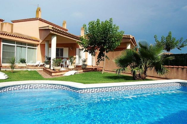 Foto 1 de Venta de chalet en calle Del Morell de 3 habitaciones con terraza y piscina