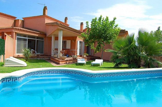 Foto 2 de Venta de chalet en calle Del Morell de 3 habitaciones con terraza y piscina