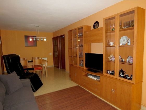 Foto 2 de Piso en venta en calle Navarra de 3 habitaciones con balcón y aire acondicionado