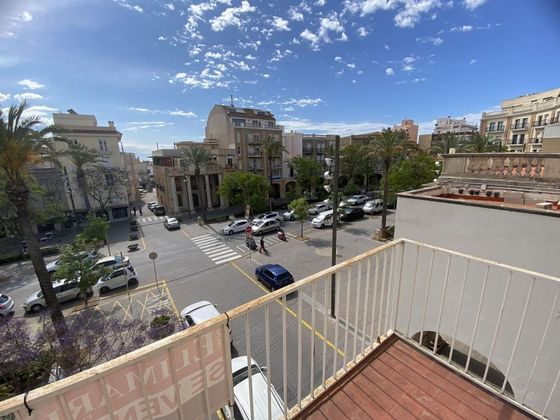 Foto 2 de Casa en venda a Centre - Sant Carles de la Ràpita de 8 habitacions amb terrassa i garatge