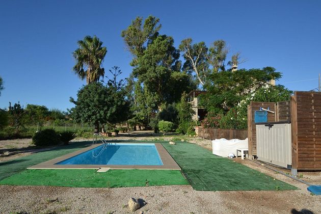 Foto 2 de Venta de chalet en calle L'havana de 8 habitaciones con terraza y piscina