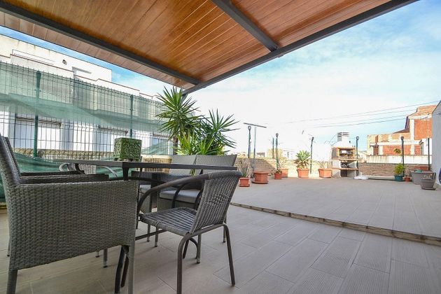 Foto 1 de Casa en venda a calle Vintidos de 3 habitacions amb terrassa i balcó