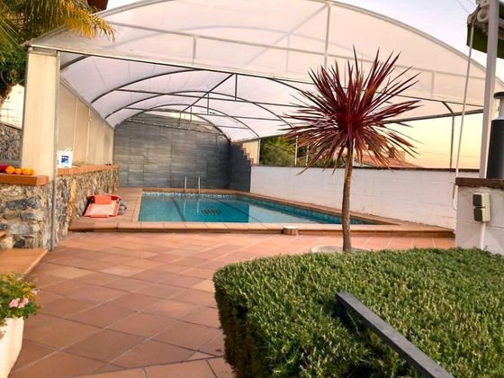 Foto 1 de Chalet en alquiler en Santa Susanna de 3 habitaciones con terraza y piscina