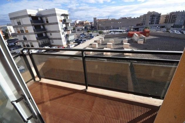 Foto 2 de Piso en venta en L' Hospitalet de l'Infant de 2 habitaciones con terraza y calefacción