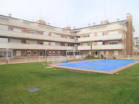 Foto 1 de Pis en lloguer a calle Rufino Gracia Avila de 3 habitacions amb terrassa i piscina
